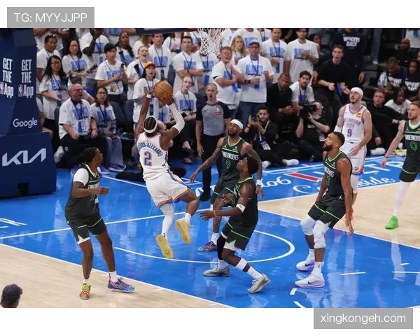 拉塞尔篮下防守压制内线对手，季后赛篮板抢断大幅提升