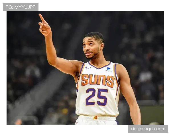 布里奇斯无球跑动拉开空间，3D属性成太阳外线关键