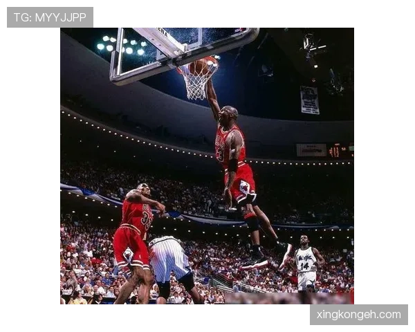 乔丹无球切入效率提升，关键回合主导公牛进攻