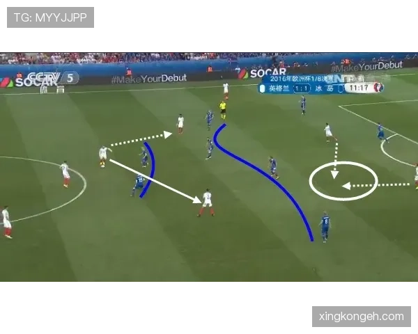 克鲁伊夫回撤接应如何撕开防线并主导进攻组织？