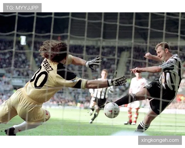 凯恩与希勒：英格兰头号中锋的进攻效率差异与战术角色演变